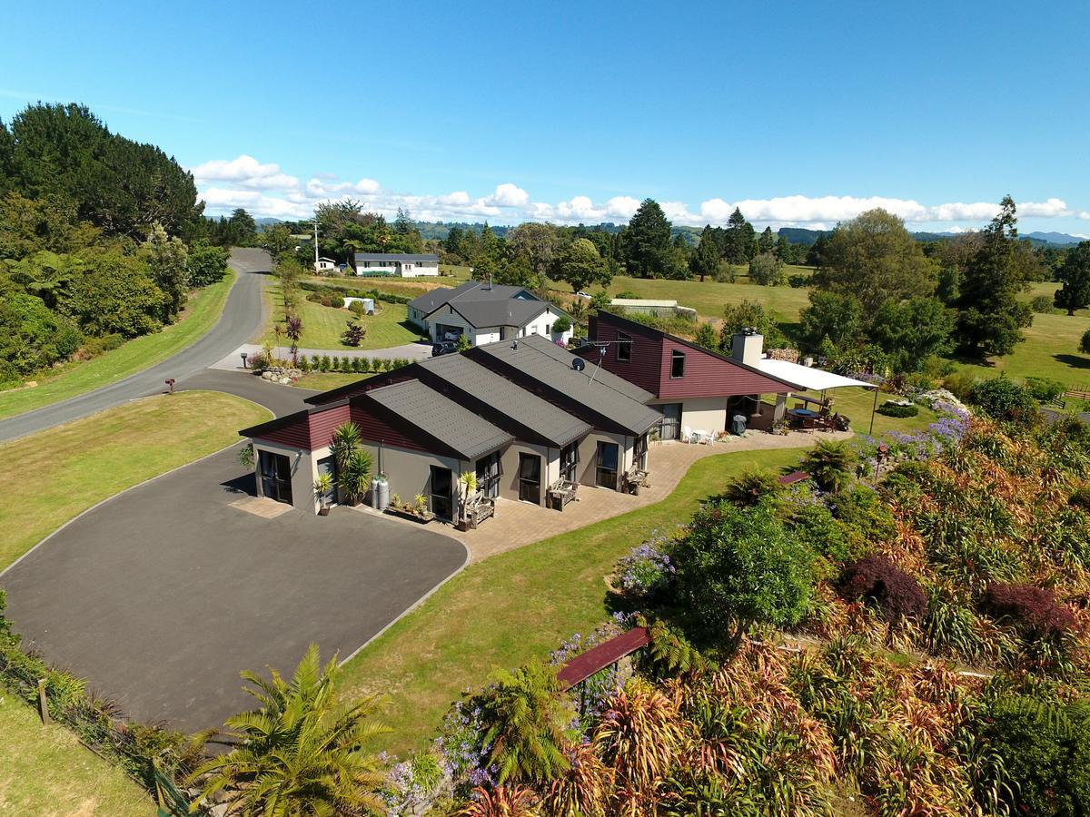 Waitomo Golfstays B&B Отороханга Экстерьер фото